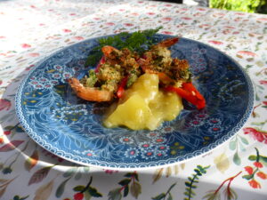 Ristede tigerrejer i snackbeper båd med mangochutney